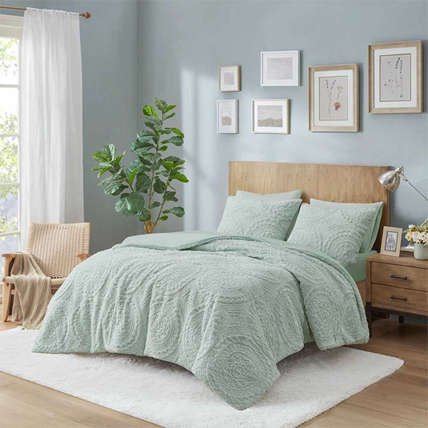 Nova Home Arya Winter Embroidered Fur Comforter Set - King & Super King - 6Pcs - Green