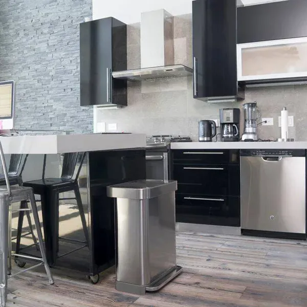 Simplehuman Stainless Steel Trash Bin-45 L - Brushed product thumbnail 2