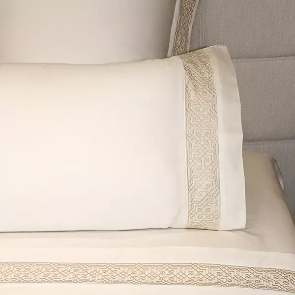 Nova Home Lounge Embroidery Duvet Cover Set - 100% Cotton, 400 Thread - King & Super King - 7 Pcs - White & Gold product thumbnail 5