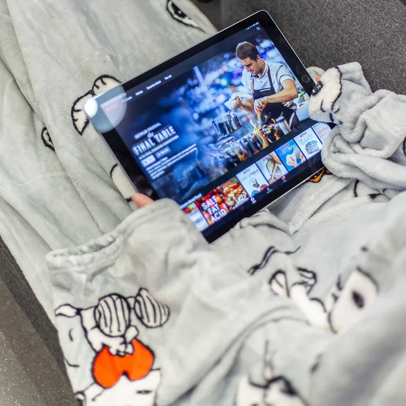 Kanguru Snoopy Blanket With Sleeves - 140x180 Cm - Grey product thumbnail 4
