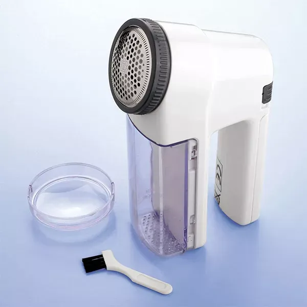 Wenko Jumbo Clothes Shaver With Stainless Steel Head & Cleaning Brush- Battery Operated - White product thumbnail 3