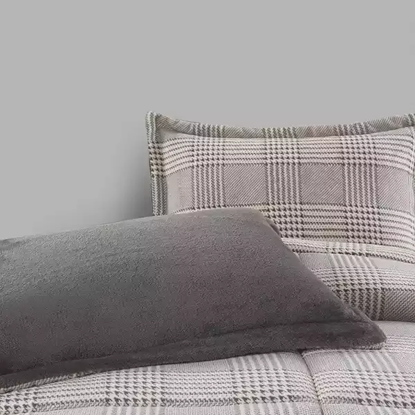 Nova Home Sketch Winter Printed Flannel Comforter Set - King & Super King - 4 Pcs - Grey product thumbnail 5