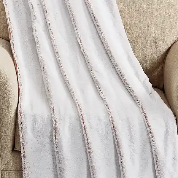 Nova Home Serengeti Fur Throw - 130x170 cm - Blush product thumbnail 2