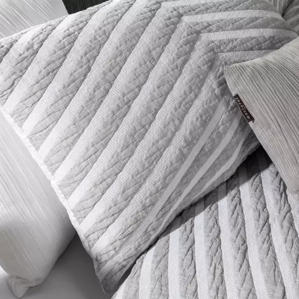 Manterol Linji Chic Jacquard Bed Spread with Geometric Pexagon pattern - King & Super King - Grey product thumbnail 3