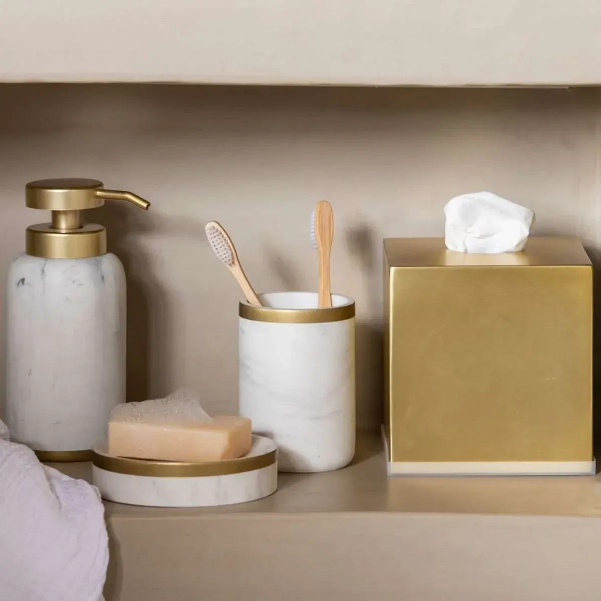 Andrea Tissue Box - Gold (BA75097) product thumbnail 4