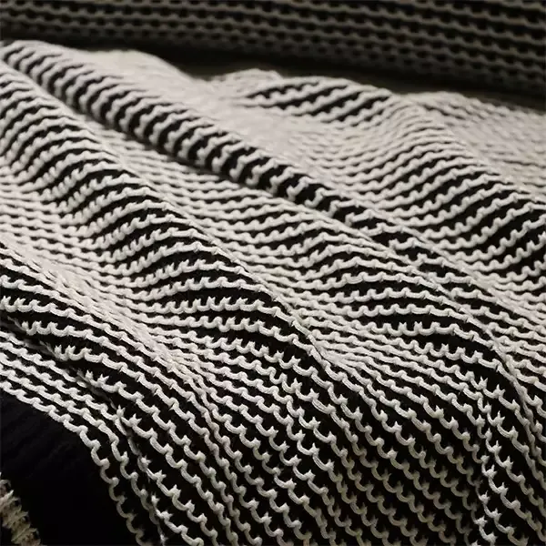 Nova Home Honey Bee Hand Knitted Throw - 100% Cotton - 130x160 cm - Black & Natural product thumbnail 4